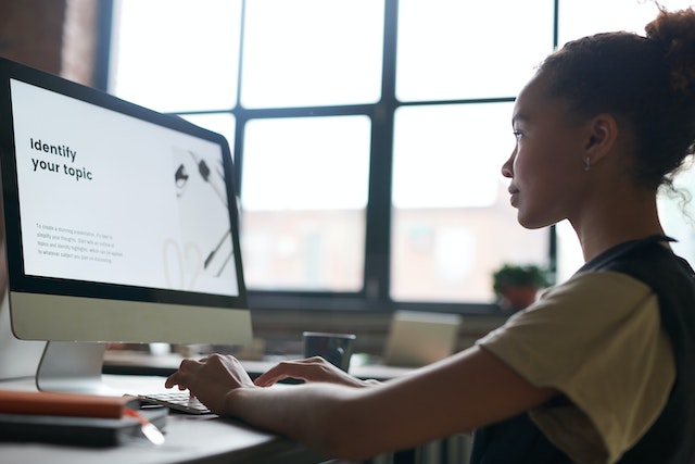 Conciliare Studio e Lavoro 5 Lavori Online Ideali per Studenti
