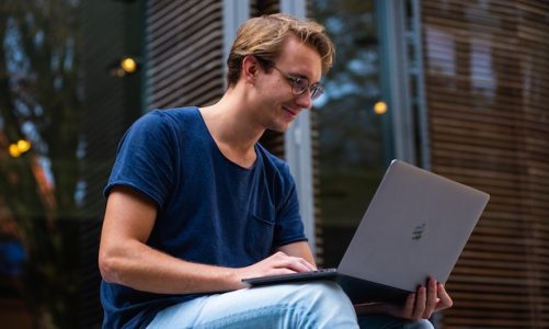 Porta il Campus a Casa Tua Lavori Online su Misura per Studenti