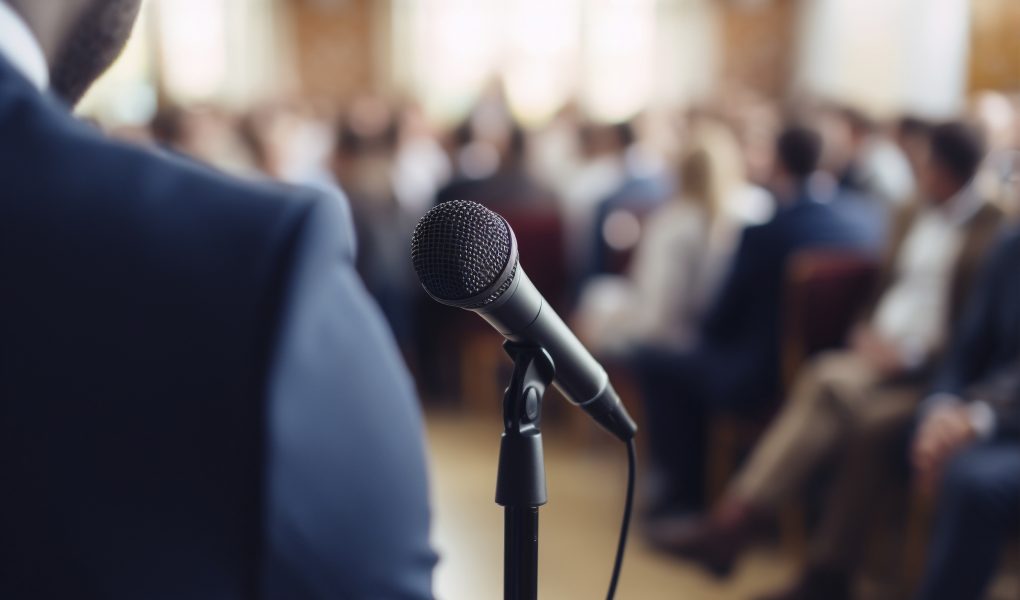 Come superare la paura di parlare in pubblico: tecniche e consigli